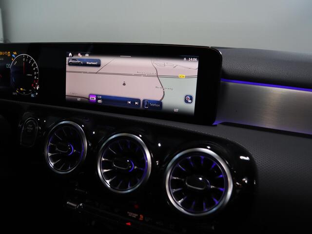 Mercedes-Benz A-KLASSE 250e Business Solution AMG | Panoramaschuifdak | AMG Plus Line | Head up | Nightpakket | 19 inch AMG-velgen |