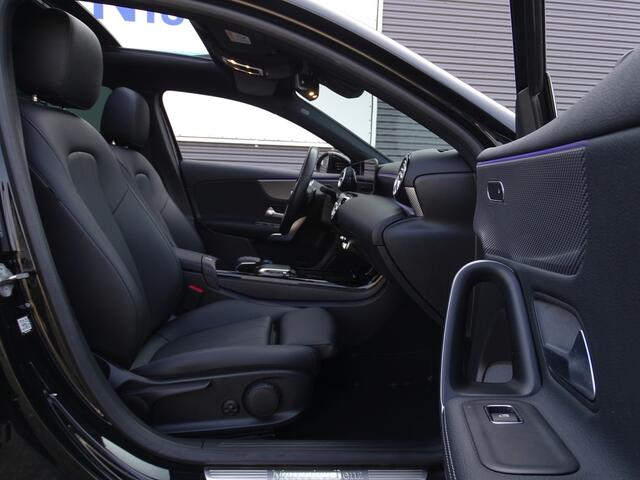 Mercedes-Benz A-KLASSE 180 d automaat / Bns Sol. Lux. / AMG / LED *NAP*