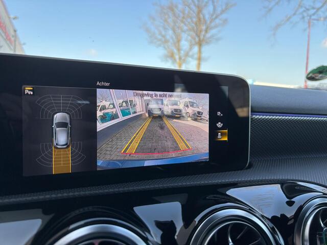 Mercedes-Benz A-KLASSE 160 Business Solution Luxury | Sfeerverlichting | Mbux | Leer | Stoelverwarming