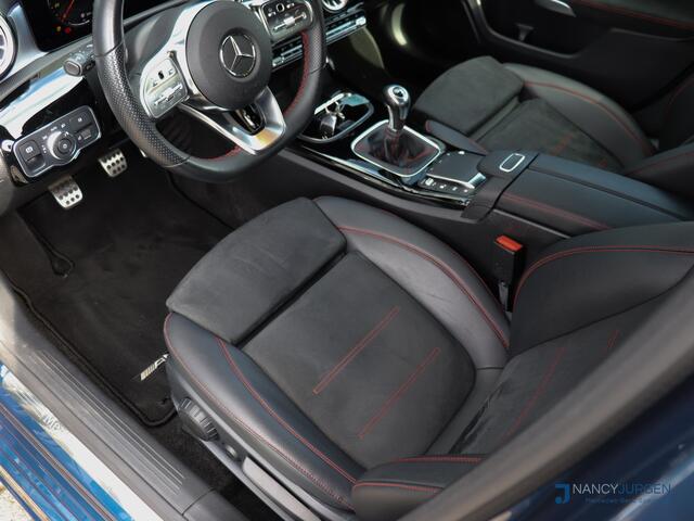 Mercedes-Benz A-KLASSE 160 | AMG | Night Pakket | LED | 20'' AMG | Sensoren V+A | DAB | Trekhaak | Navi | MBUX | Ambiente | Cruise | Camera | Apple CarPlay/Android Auto | Privacy Glas |