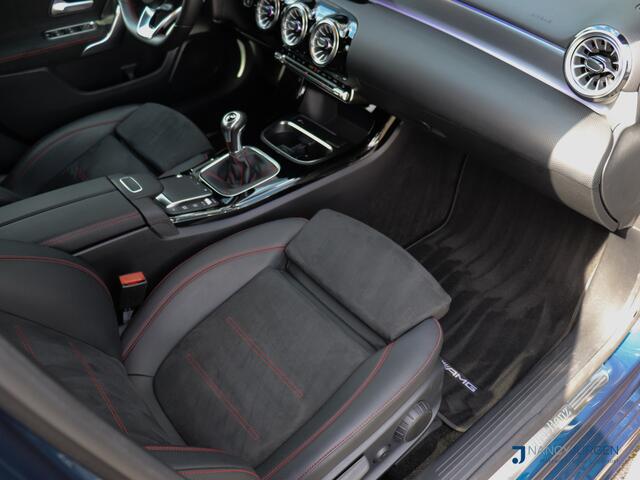 Mercedes-Benz A-KLASSE 160 | AMG | Night Pakket | LED | 20'' AMG | Sensoren V+A | DAB | Trekhaak | Navi | MBUX | Ambiente | Cruise | Camera | Apple CarPlay/Android Auto | Privacy Glas |