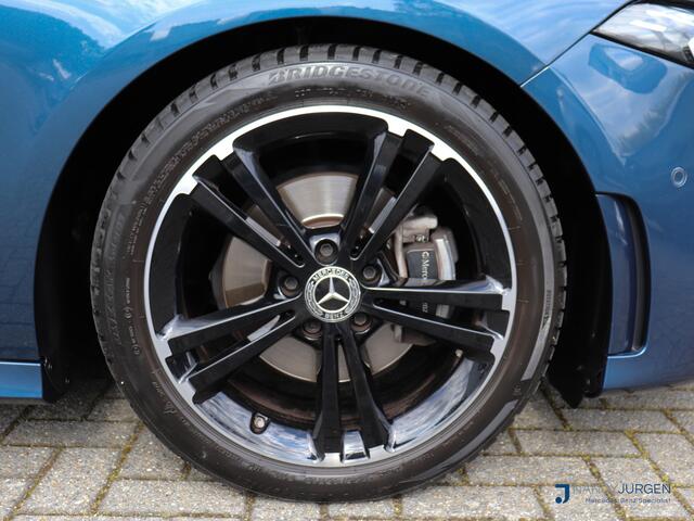 Mercedes-Benz A-KLASSE 160 | AMG | Night Pakket | LED | 20'' AMG | Sensoren V+A | DAB | Trekhaak | Navi | MBUX | Ambiente | Cruise | Camera | Apple CarPlay/Android Auto | Privacy Glas |