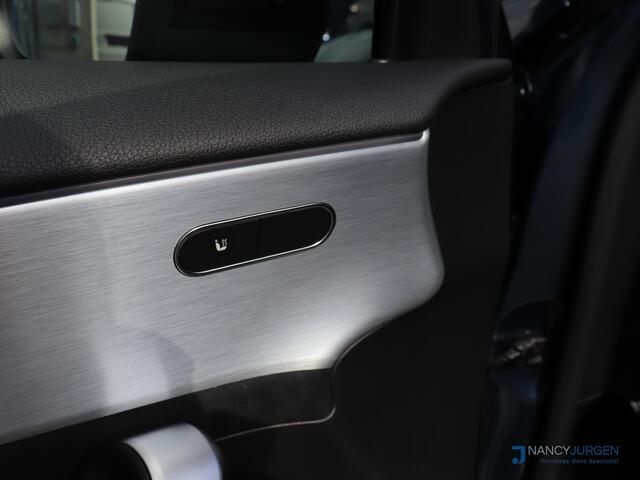 Mercedes-Benz A-KLASSE 160 | AMG | Night Pakket | LED | 20'' AMG | Sensoren V+A | DAB | Trekhaak | Navi | MBUX | Ambiente | Cruise | Camera | Apple CarPlay/Android Auto | Privacy Glas |