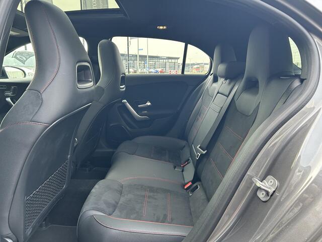 Mercedes-Benz A-KLASSE 180 AMG Line | Panoramadak | Stoelverwarming | Sfeerverlichting