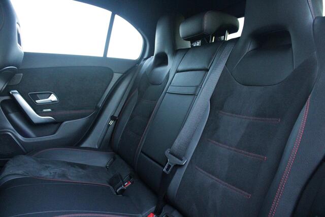 Mercedes-Benz A-KLASSE 180 BUSINESS SOLUTION AMG | PANORAMA SCHUIF/KANTEL DAK | SFEER VERLICHTING | ELEKTRISCH VERSTELBARE VOORSTOELEN MET GEHEUGEN FUNCTIE | STOEL VERWARMING OP BEIDE VOORSTOELEN | MULTIBEAM LED KOPLAMPEN | ACHTERUITRIJ CAMERA | APPLE CARPLAY/ANDROID AUTO | NAV