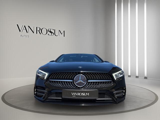 Mercedes-Benz A-KLASSE 180 Business Solution AMG Pano | Stoelverwarming | 19 "| Parksensors V+A | Widescreen | Led | Camera |