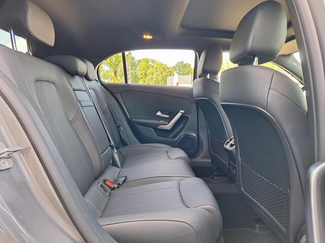 Mercedes-Benz A-KLASSE 250 e Luxury Line | Panoramadak | Dodehoekassistent