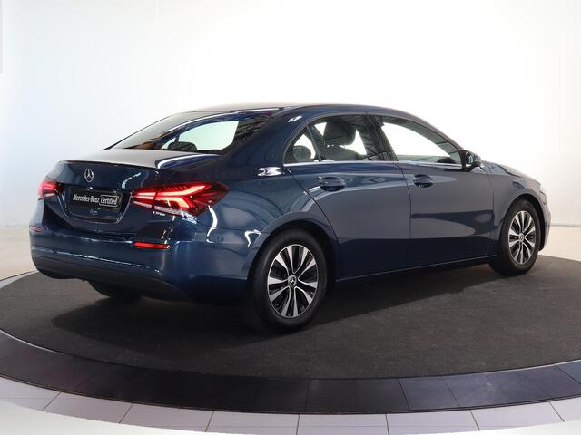 Mercedes-Benz A-KLASSE 180 Business Solution | Widescreen | Stoelverwarming | Achteruitrijcamera |