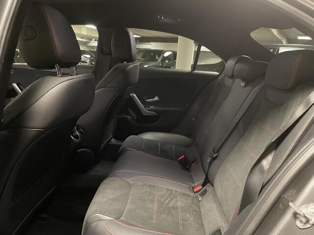 Mercedes-Benz A-KLASSE 200 Business Solution AMG | Trekhaak | Stoelverwarming