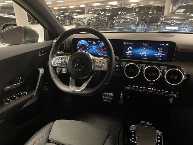 Mercedes-Benz A-KLASSE 200 Business Solution AMG | Trekhaak | Stoelverwarming