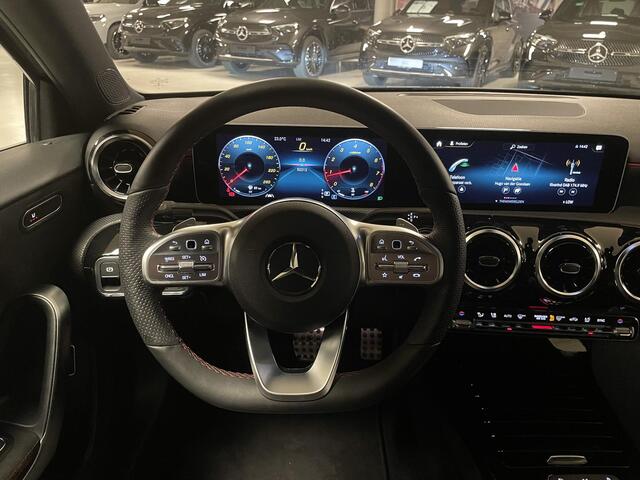 Mercedes-Benz A-KLASSE 200 Business Solution AMG | Trekhaak | Stoelverwarming