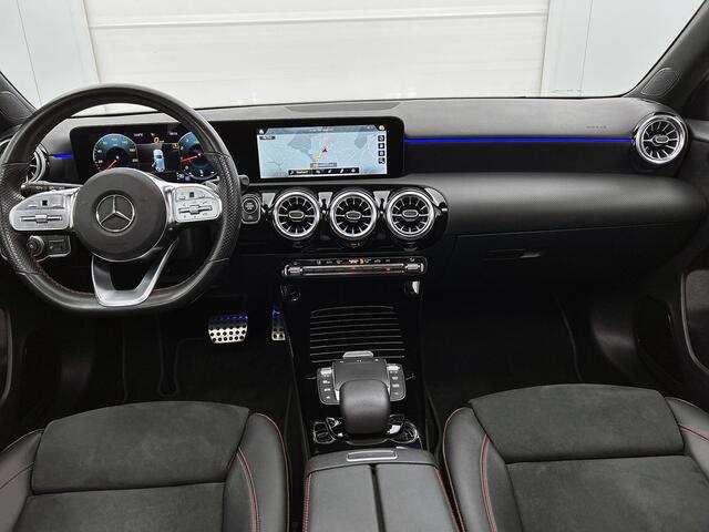 Mercedes-Benz A-KLASSE 180 AMG Line | Panoramadak | Elektrisch Stoelen | Night Pakket | Inclusief 24 maanden MB Certified garantie voor Europa.