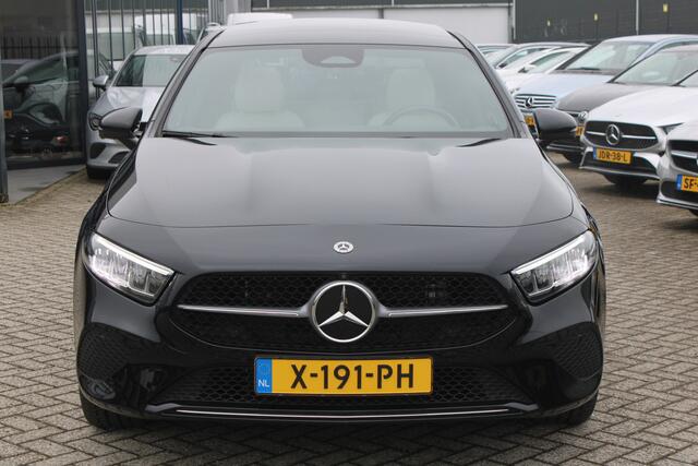 Mercedes-Benz A-KLASSE 250e AUT8 Luxury Line PANORAMADAK BURMESTER SFEER 360-CAMERA TREKHAAK