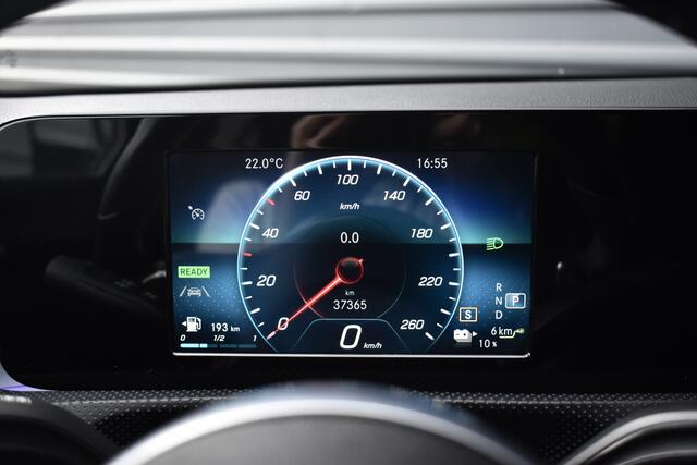 Mercedes-Benz A-KLASSE 250 e AMG Line | Sfeerverlichting | Stoelverwarming | 18'' Wielen | CarPlay | Navigatie |