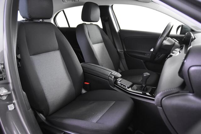 Mercedes-Benz A-KLASSE 180 Business Solution *1ste Eigenaar*Widescreen*Navigatie*Stoelverwarming*PDC*