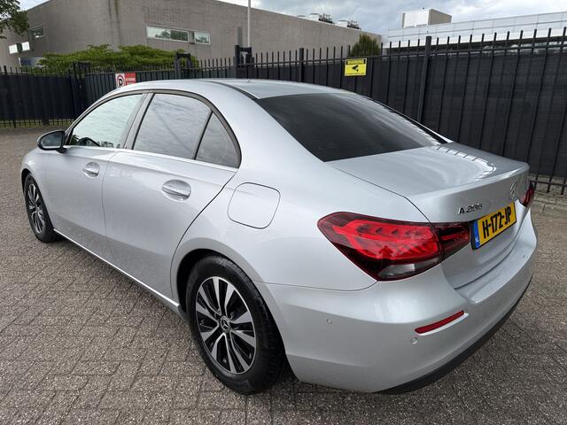 Mercedes-Benz A-KLASSE 200 Business Solution Carplay/Cam/Halfleer/Navi