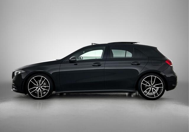 Mercedes-Benz A-KLASSE 180 AMG line | Night pakket | Panorama schuifdak | Parkeerpakket met achteruitrijcamera | Spiegelpakket | Inclusief 12 Maanden Garantie.