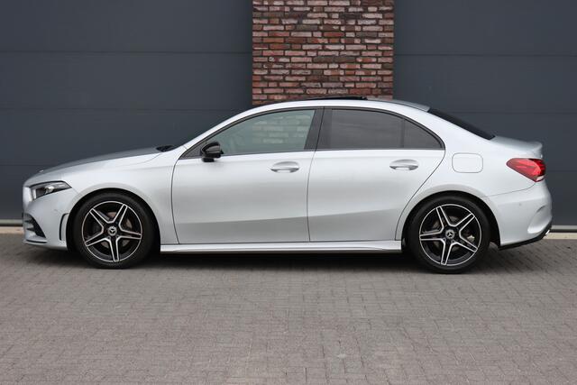 Mercedes-Benz A-KLASSE 200 Business Solution AMG | Panoramadak | Camera | Night Pakket | High Performance Led | Widescreen | Regensensor |