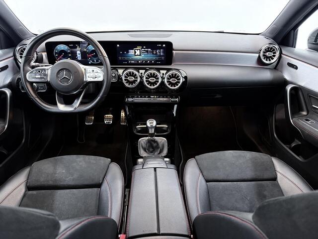 Mercedes-Benz A-KLASSE 160 Business Solution AMG | Night | Widescreen | Stoelverwarming | Sfeerverlichting |