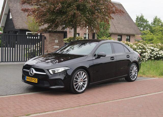 Mercedes-Benz A-KLASSE 200 Launch Edition | Camera | Trekhaak | Automaat | Apple Carplay | Virtual Cockpit |