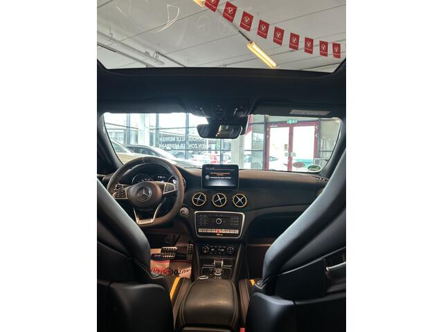 Mercedes-Benz A-KLASSE AMG 45 4MATIC Yellow Night 381PK | Panoramadak | Harman/Kardon | Kuipstoelen | Memory seats | Apple carplay | Adaptief onderstel | Achteruitrijcamera | Fabrieks-af Kleppensysteem | Cruise control | Climate control | Stoelverwarming