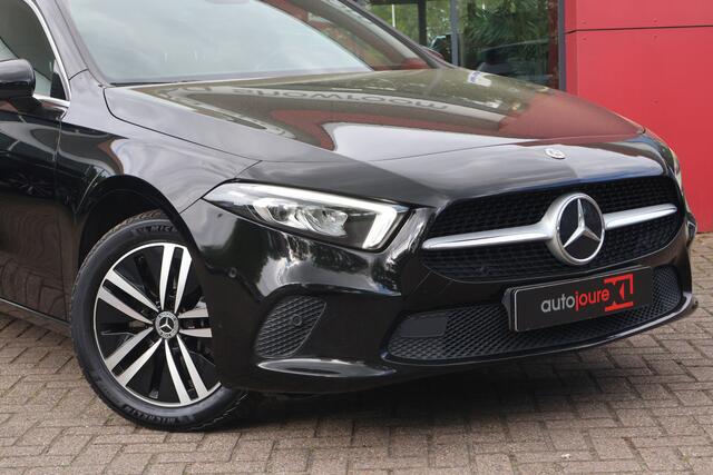 Mercedes-Benz A-KLASSE 250 e Business Solution Luxury Limited | Widescreen | Leder | Camera | Origineel NL |