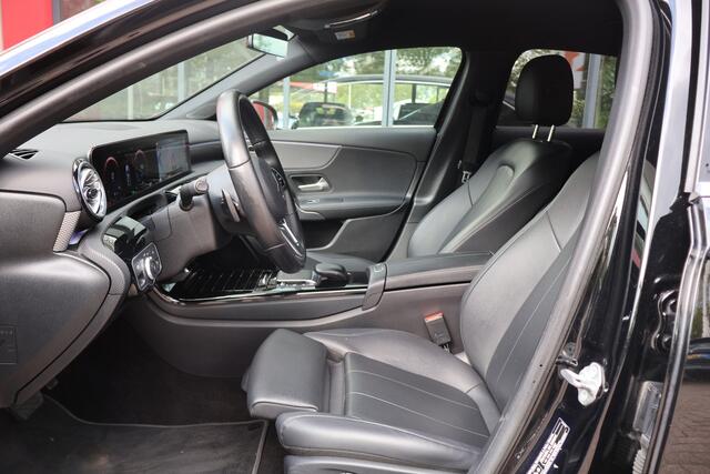 Mercedes-Benz A-KLASSE 250 e Business Solution Luxury Limited | Widescreen | Leder | Camera | Origineel NL |
