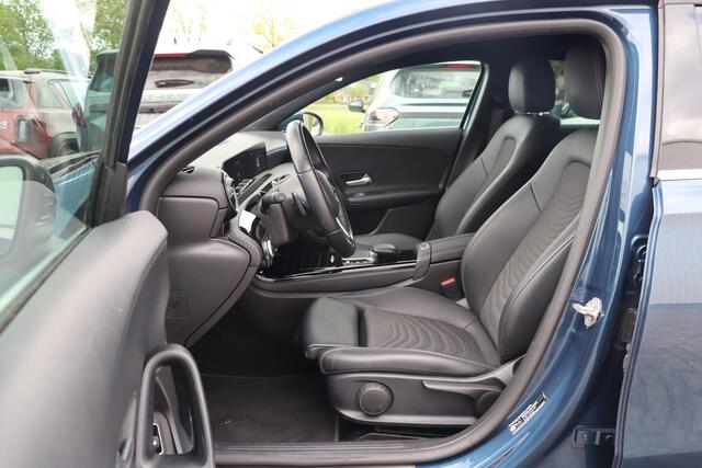 Mercedes-Benz A-KLASSE 250 e Premium PHEV | Cruise Control | Camera | Navigatie | Climate Control