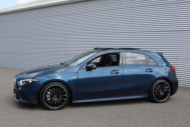 Mercedes-Benz A-KLASSE AMG 35 4MATIC AMG NightPakket (Panoramadak Sportleder/Memory Carplay Burmester 360Camera Sfeer Keyless Distronic Multibeam 19InchAMG)