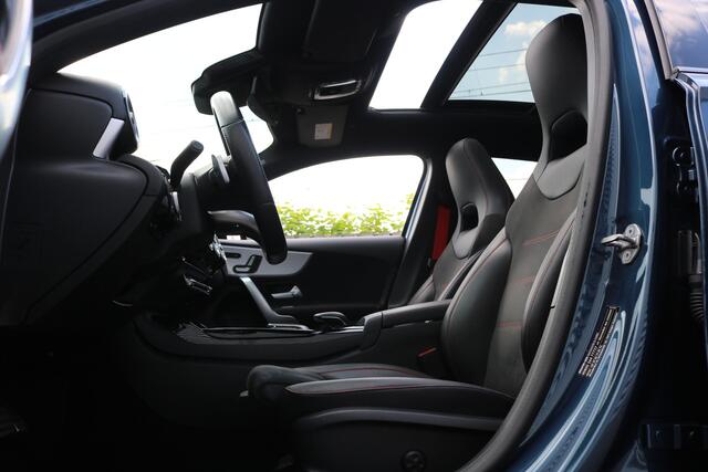 Mercedes-Benz A-KLASSE AMG 35 4MATIC AMG NightPakket (Panoramadak Sportleder/Memory Carplay Burmester 360Camera Sfeer Keyless Distronic Multibeam 19InchAMG)