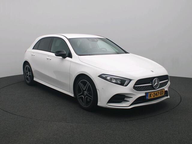 Mercedes-Benz A-KLASSE 180 Business Solution AMG AMG Line | Night Pakket | Sfeerverlichting | Ledkoplampen | Parkeerpakket met achteruitrijcamera. Inclusief 24 maanden Mercedes-Benz Certified garantie voor Europa.