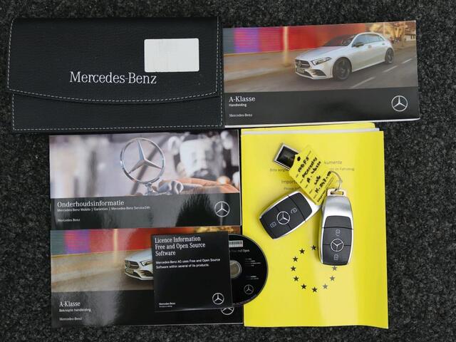 Mercedes-Benz A-KLASSE 180 Business Solution AMG AMG Line | Night Pakket | Sfeerverlichting | Ledkoplampen | Parkeerpakket met achteruitrijcamera. Inclusief 24 maanden Mercedes-Benz Certified garantie voor Europa.