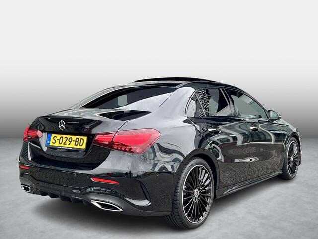 Mercedes-Benz A-KLASSE 180 AMG Line | Panoramadak | LED Koplampen | Stoelverwarming