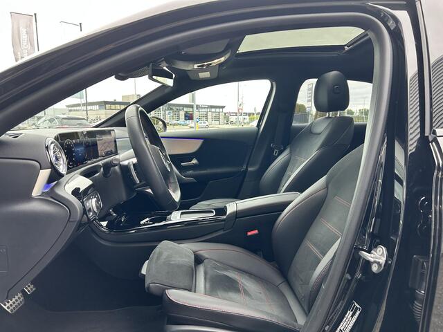 Mercedes-Benz A-KLASSE 180 AMG Line | Panoramadak | LED Koplampen | Stoelverwarming