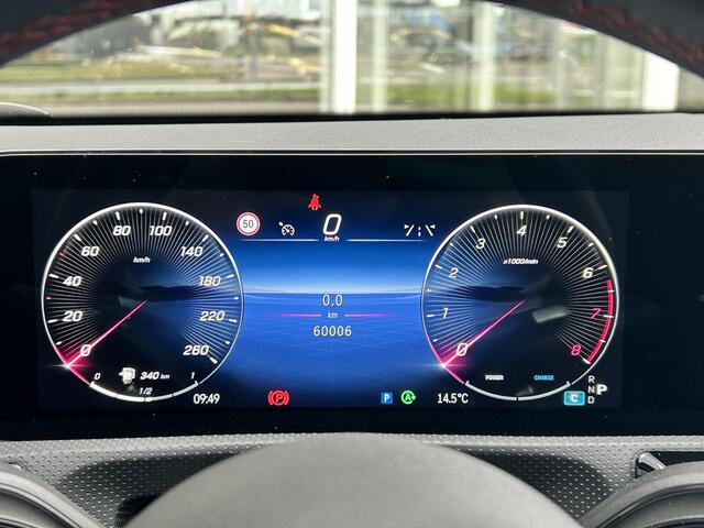 Mercedes-Benz A-KLASSE 180 AMG Line | Panoramadak | LED Koplampen | Stoelverwarming