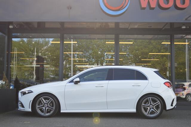 Mercedes-Benz A-KLASSE 180 AMG Led Panorama Widescreen Camera CarPlay Pdc