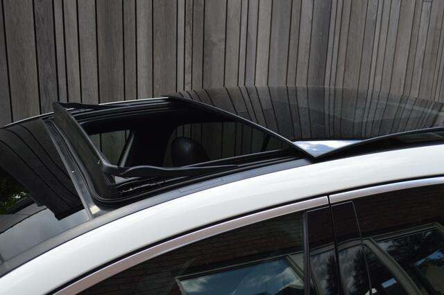 Mercedes-Benz A-KLASSE 180 AMG Led Panorama Widescreen Camera CarPlay Pdc