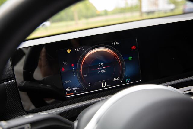 Mercedes-Benz A-KLASSE 180 Premium Plus , Achteruitrijcamera, Carplay, Stoelverwarming,