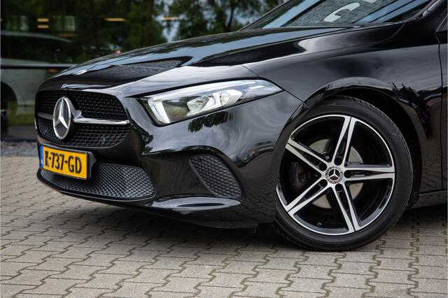 Mercedes-Benz A-KLASSE 180 Premium Plus , Achteruitrijcamera, Carplay, Stoelverwarming,