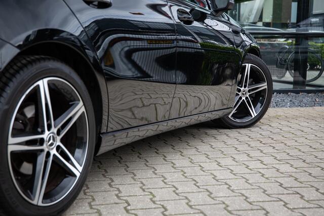Mercedes-Benz A-KLASSE 180 Premium Plus , Achteruitrijcamera, Carplay, Stoelverwarming,