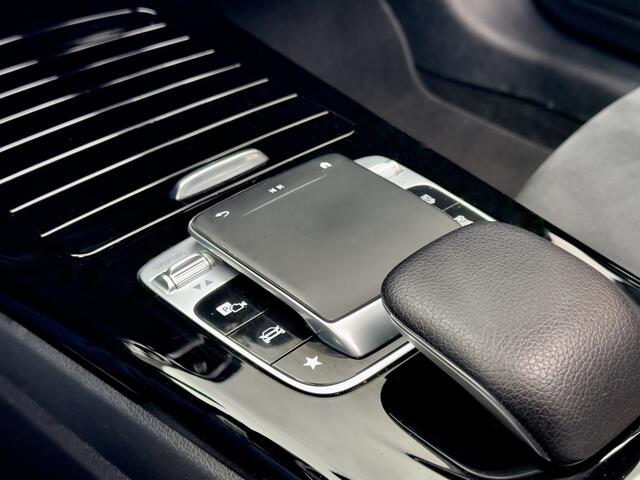 Mercedes-Benz A-KLASSE 200 AUT7 AMG SOLUTION PANODAK LEDER NAVI CAMERA DIGI-DASH LED LMV PDC