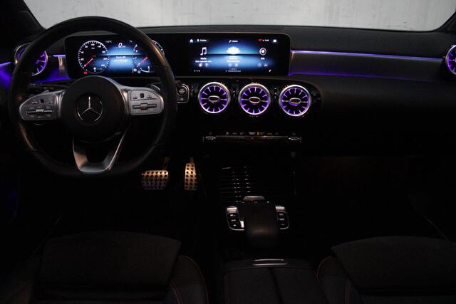 Mercedes-Benz A-KLASSE 220 190PK AUTOMAAT BUSINESS SOLUTION AMG | PANORAMA SCHUIF/KANTEL DAK | SFEER VERLICHTING VOOR + ACHTER | STOEL VERWARMING OP BEIDE VOORSTOELEN | MULTIBEAM LED KOPLAMPEN | ACHTERUITRIJ CAMERA | APPLE CARPLAY/ANDROID AUTO | NAVIGATIE | CRUISE CONTROL | NIG