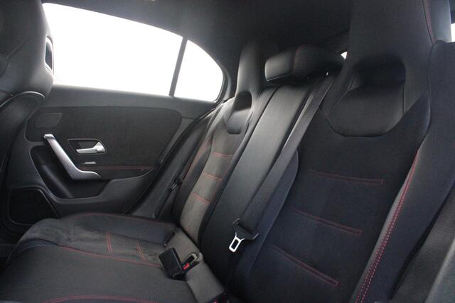 Mercedes-Benz A-KLASSE 220 190PK AUTOMAAT BUSINESS SOLUTION AMG | PANORAMA SCHUIF/KANTEL DAK | SFEER VERLICHTING VOOR + ACHTER | STOEL VERWARMING OP BEIDE VOORSTOELEN | MULTIBEAM LED KOPLAMPEN | ACHTERUITRIJ CAMERA | APPLE CARPLAY/ANDROID AUTO | NAVIGATIE | CRUISE CONTROL | NIG