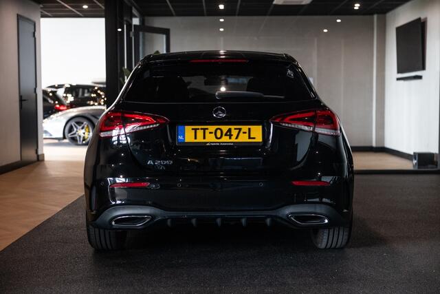 Mercedes-Benz A-KLASSE 200 Launch Ed Pr. | AMG - Line | Sfeer | Camera
