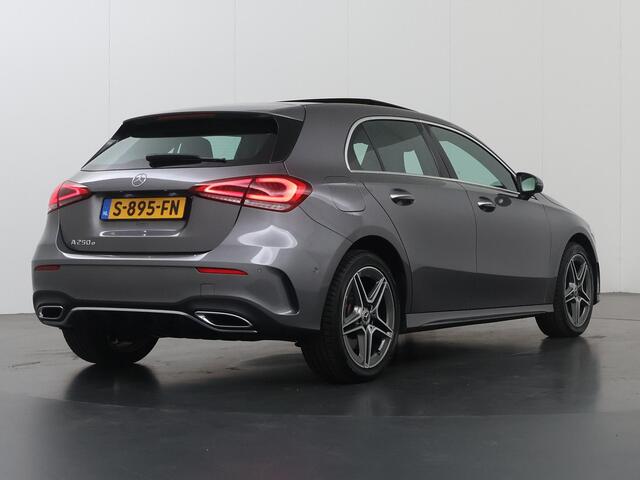 Mercedes-Benz A-KLASSE 250 e AMG Line | Panoramadak | Achteruitrijcamera | Stoelverwarming | Widescreen |
