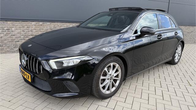 Mercedes-Benz A-KLASSE 180 Business Solution Luxury Panoramadak / Sportstoelen / 1/2 leren bekleding