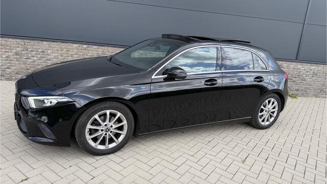 Mercedes-Benz A-KLASSE 180 Business Solution Luxury Panoramadak / Sportstoelen / 1/2 leren bekleding