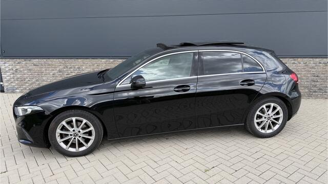 Mercedes-Benz A-KLASSE 180 Business Solution Luxury Panoramadak / Sportstoelen / 1/2 leren bekleding