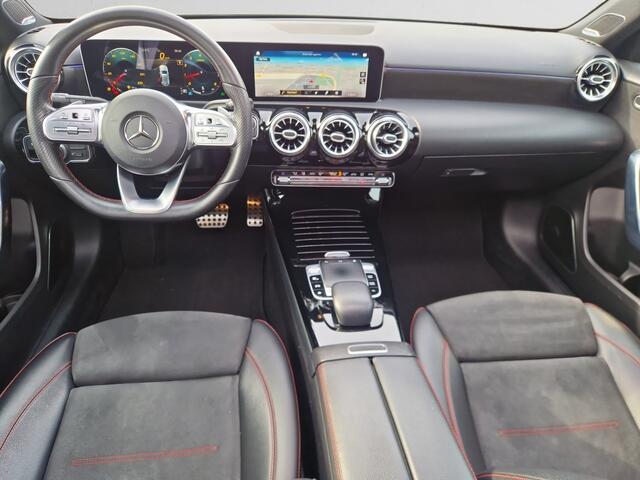 Mercedes-Benz A-KLASSE 200 AMG Edition Premium Plus Aut- Burmester Audio, 360 Camera, Panoramadak, Sfeerverlichting, Xenon Led