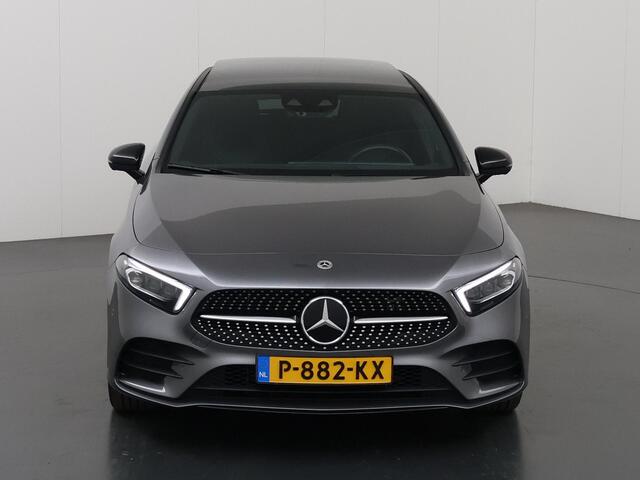 Mercedes-Benz A-KLASSE 250 e AMG Line | Night | Panoramadak | Multibeam | Stoelverwarming | Sfeerverlichting | Widescreen |